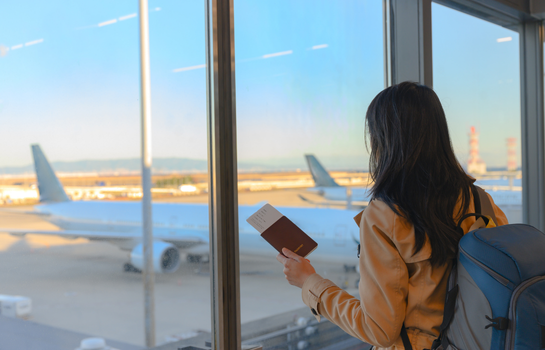 10 astuces pour voyager en avion avec des enfants